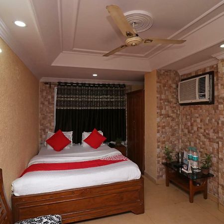 Oyo Flagship 16209 Hotel Ambar Palace Calcutta Calcutta Bara Bazar Esterno foto