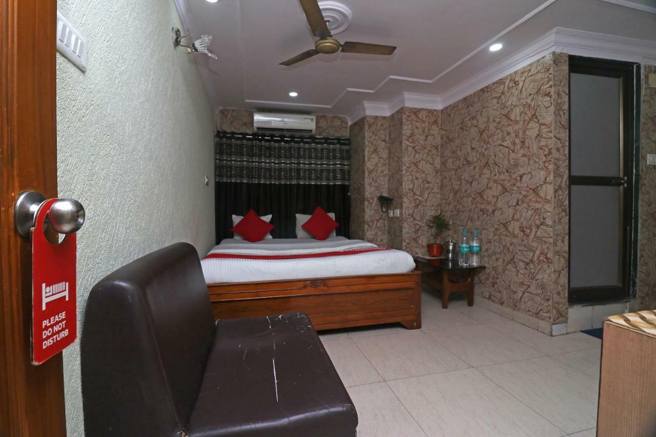 Oyo Flagship 16209 Hotel Ambar Palace Calcutta Calcutta Bara Bazar Esterno foto
